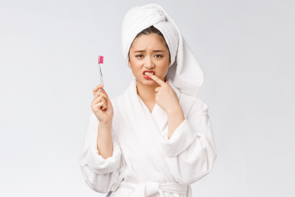 4 Risks From Not Brushing Your Teeth